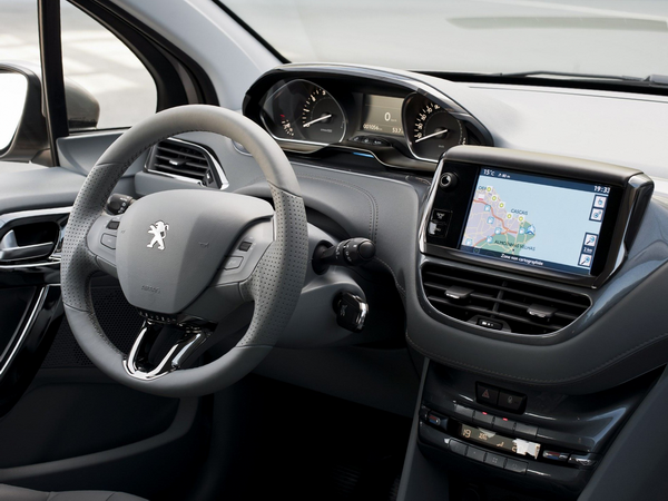 Салон автомобиля Peugeot 208
